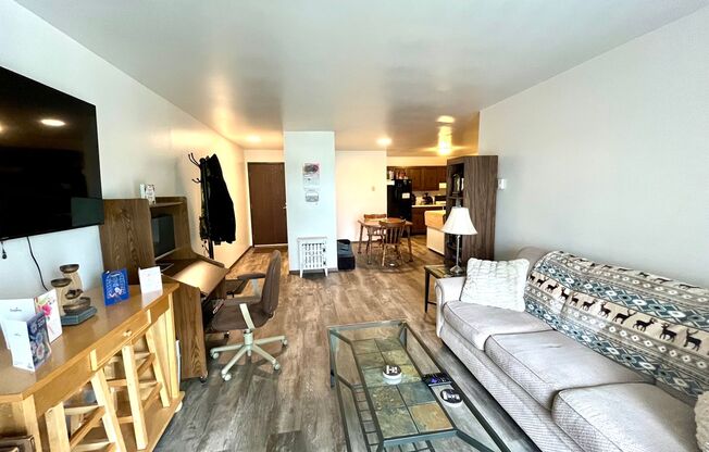 1 bed, 1 bath, $995, Unit 201