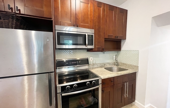 1 bed, 1 bath, 458 sqft, $2,300, Unit U25