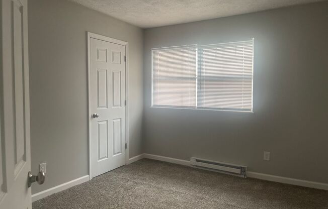 2 beds, 1 bath, $700, Unit Apt. 5