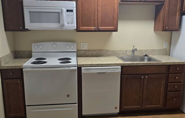 1 bed, 1 bath, 564 sqft, $1,250, Unit 1490-10