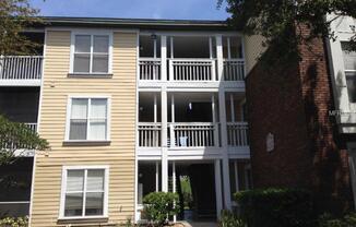 HALF OFF 1ST MONTHS RENT! The Landings 3rd Floor - 1 bed/1 bath condo! $1400mo, Plus $40 for water/$1400 Deposit