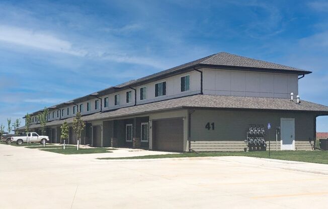 3 beds, 2.5 baths, 1,193 sqft, $1,725, Unit 541-01