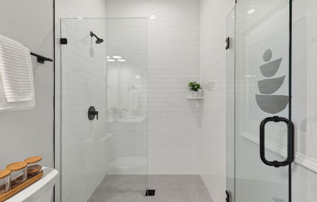 2 beds, 1 bath, 779 sqft, $1,775, Unit 215