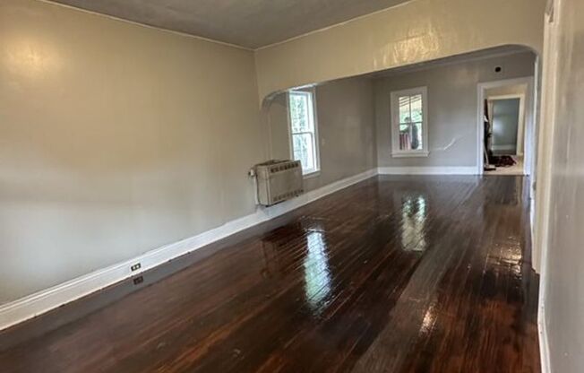 Spacious Single Family Home Ready for Rent in Great Neighborhood