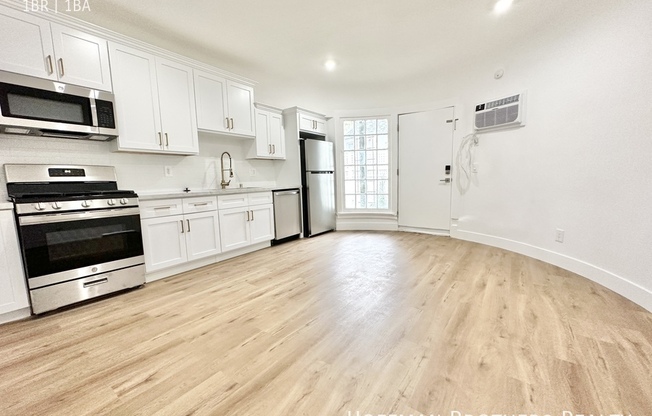 858 N LN FAYETTE PARK PL