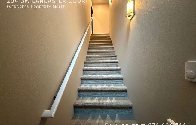 254 SW LANCASTER CT