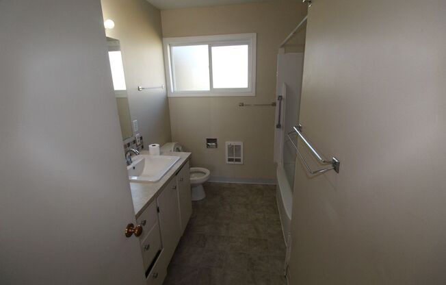 3 beds, 1 bath, $1,695