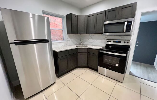 Gorgeous 3-Bedroom Townhouse in West Philadelphia! Available Late April!