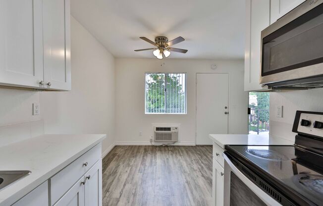 2 Bedroom 2 Bathroom in Spring Valley!