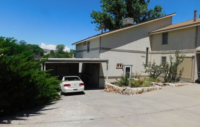 2422 1/2 Hidden Valley Drive