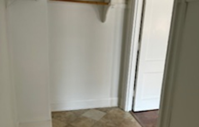 Studio, 1 bath, 380 sqft, $825, Unit 116