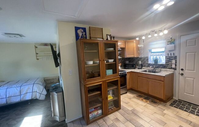 640 E Manor Dr