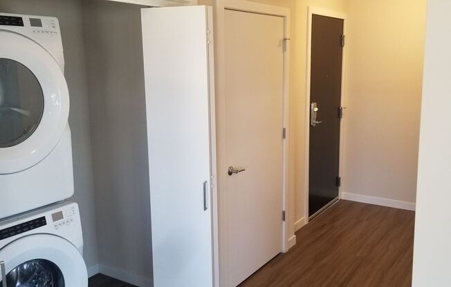 1 bed, 1 bath, 875 sqft, $1,490, Unit 303