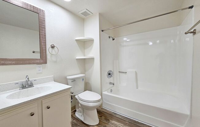 2 beds, 2 baths, 925 sqft, $1,995, Unit 102