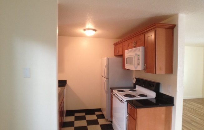 2 beds, 1 bath, $1,895, Unit 715