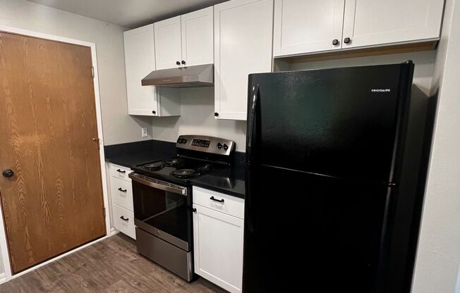 3 beds, 1 bath, $2,400