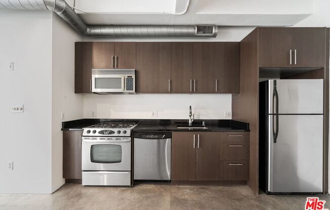 1 bed, 1 bath, 890 sqft, $2,700, Unit 405