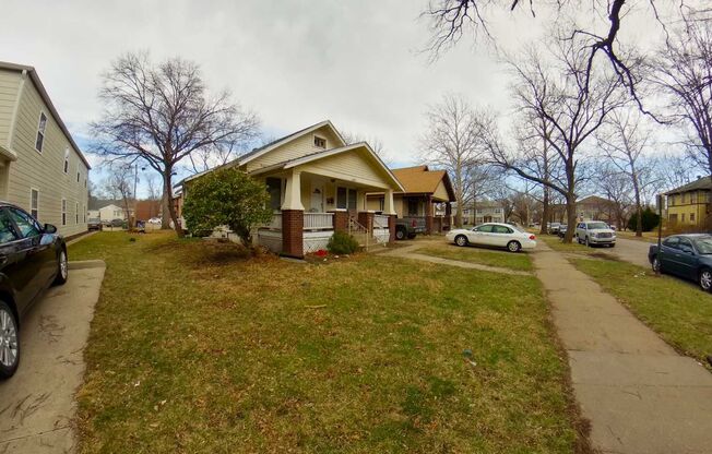 3D Tour Available - 1.5 Blocks to Campus + Washer & Dryer + Off Street Parking + Pet Friendly! Available August 1st!