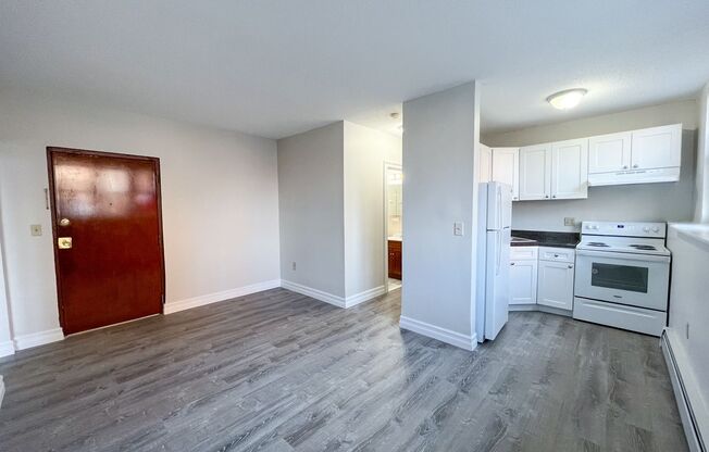 2 beds, 1 bath, 657 sqft, $1,500, Unit BB3