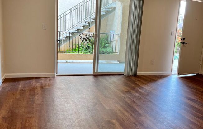 2 beds, 1 bath, 918 sqft, $2,999, Unit 031