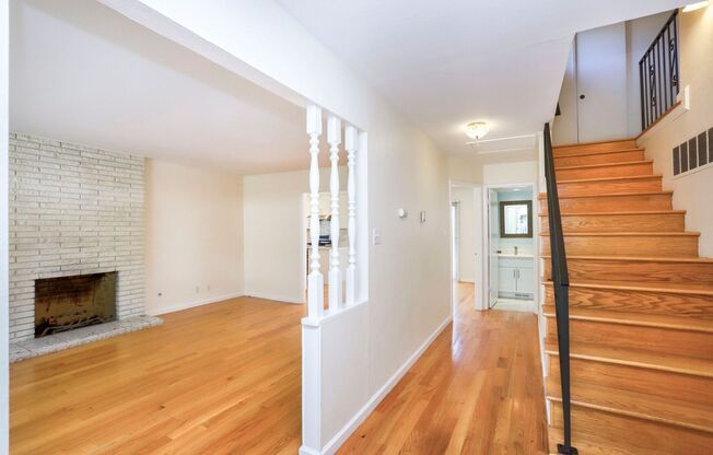 264 W Oakwood Blvd