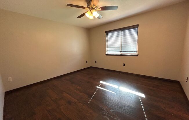 Beautiful 3 Bed 2 Bath + Bonus Room!