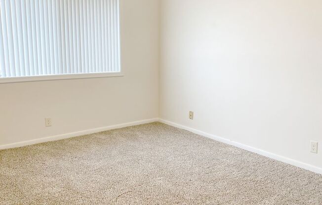 2 beds, 1 bath, 950 sqft, $995, Unit 10