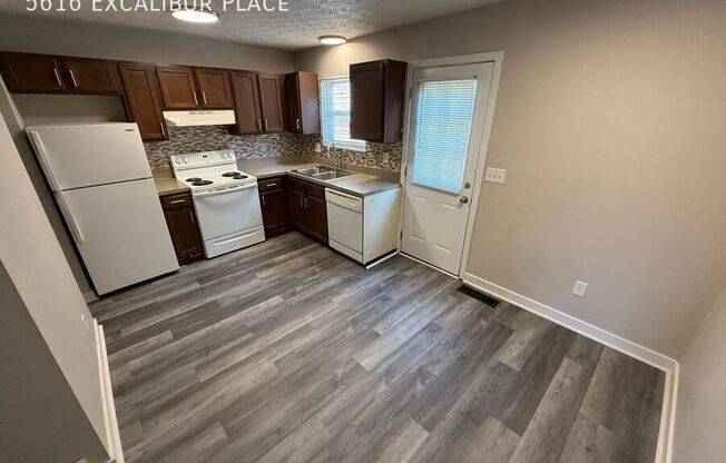 5616 EXCALIBUR PL