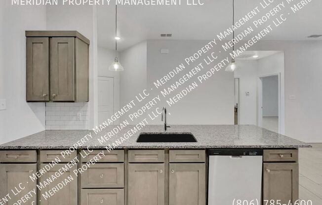 5825 URBANA PL