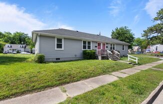 Cozy 2-Bedroom Duplex Apartment in Norfolk