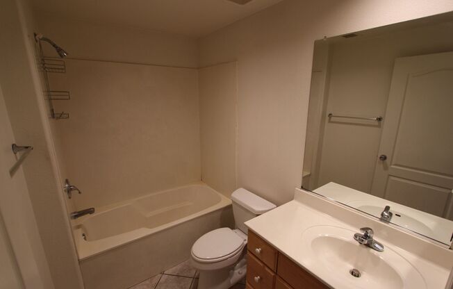 3 beds, 2 baths, $2,300, Unit UNIT 130