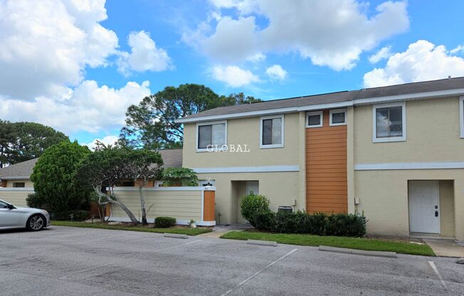 Charming 3-Bed, 2-Bath Townhome within Silver Park Villas