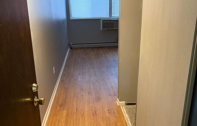 2 beds, 1 bath, 761 sqft, $1,450, Unit 105