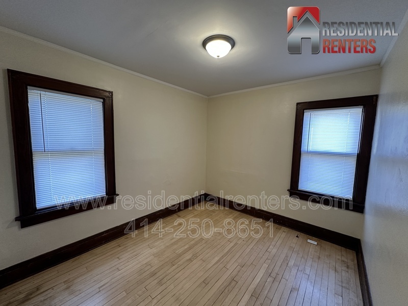 4048 N 7 ST