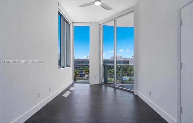 3 beds, 2 baths, $4,300, Unit # 818