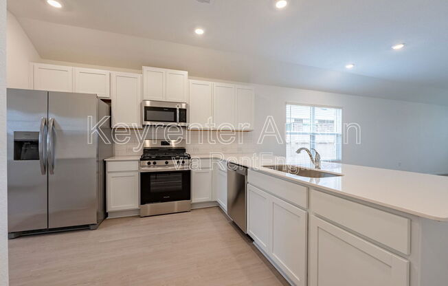 200 CAMARGUE DR