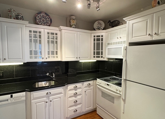404 BUNKER HL ST