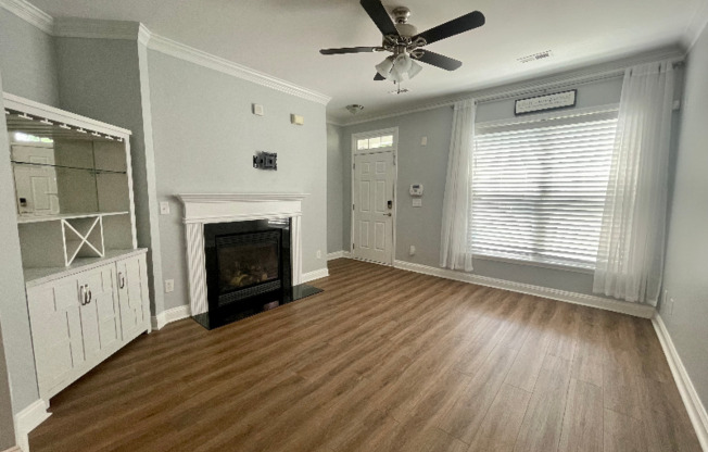 365 HURSTON CIR