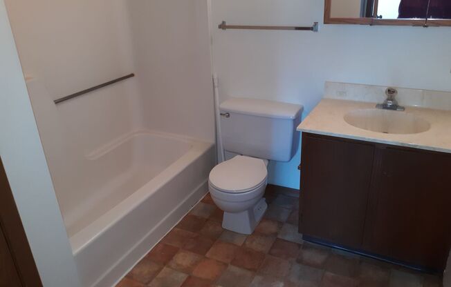 Studio, 1 bath, 370 sqft, $550, Unit 305