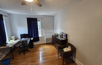 2 beds, 1 bath, 1,000 sqft, $3,100, Unit 8