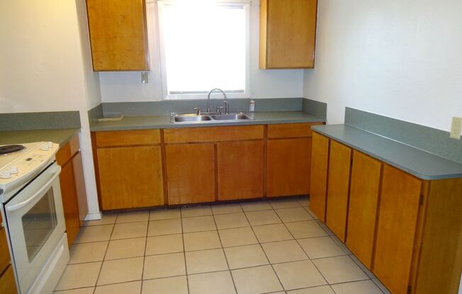 Coming Soon - Cute & Convenient Springfield Home.