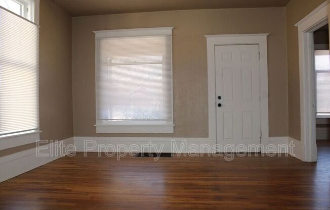 322 W ROUTT AVE