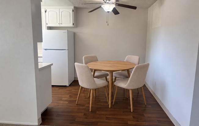 2 beds, 1 bath, 925 sqft, $2,100, Unit 430-J