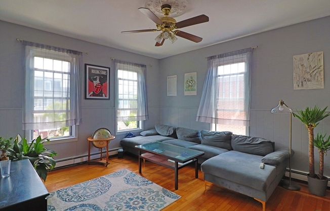 555 Main St