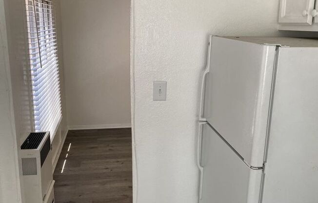 Studio, 1 bath, 450 sqft, $1,300, Unit 207