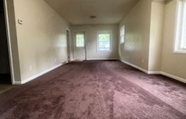 2 beds, 1 bath, $1,300