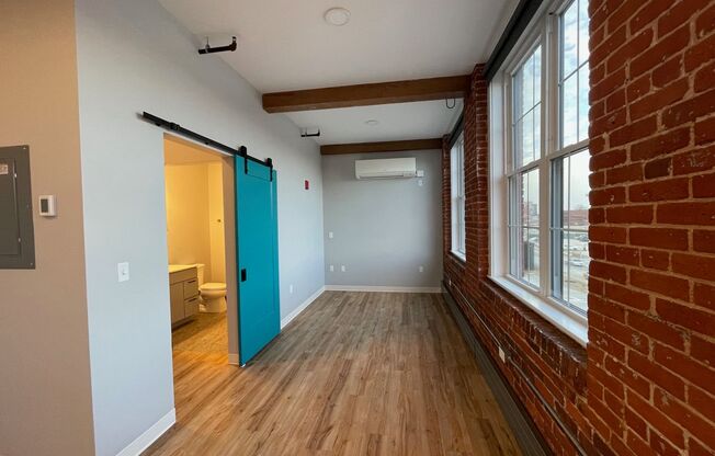 Studio, 1 bath, 472 sqft, $1,715, Unit 214