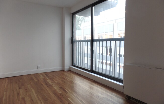 3 beds, 1 bath, $5,000, Unit 6f