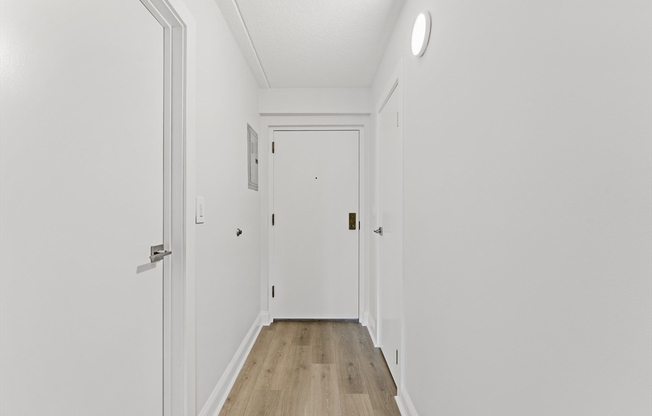 1 bed, 1 bath, 1,125 sqft, $3,000, Unit 205