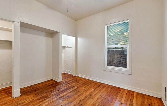 2 beds, 1 bath, 900 sqft, $1,400, Unit 823 11th Street NW